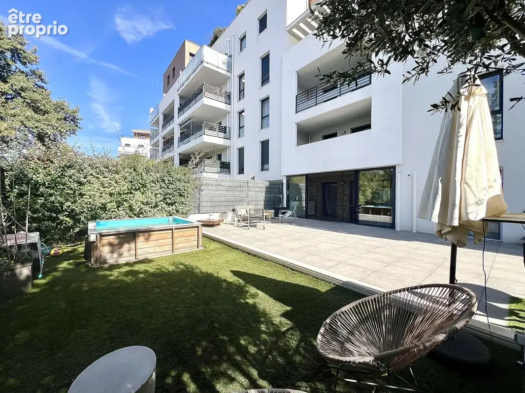 13009 - MAZARGUES. Appartement 3 pièces rez-de-jardin 71 m2 + extérieur: 120m2 - photo 3