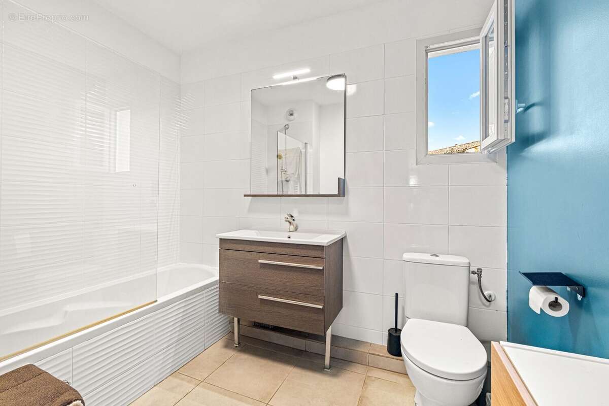 Appartement 63 m² à Saint-Laurent-Du-Var  - photo 8