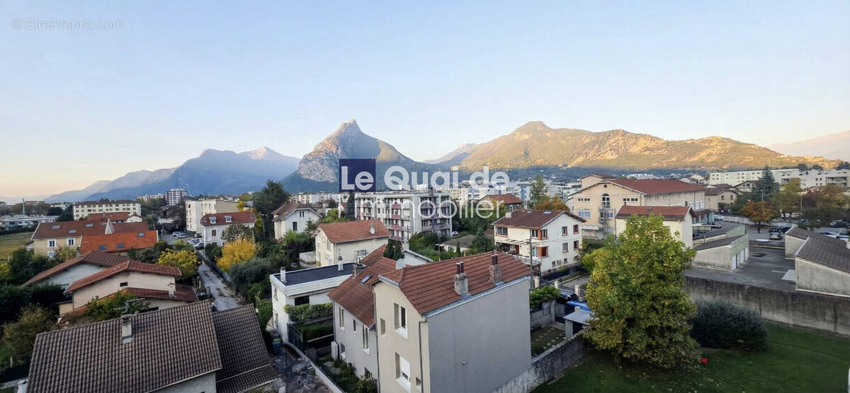 Appartement à FONTAINE