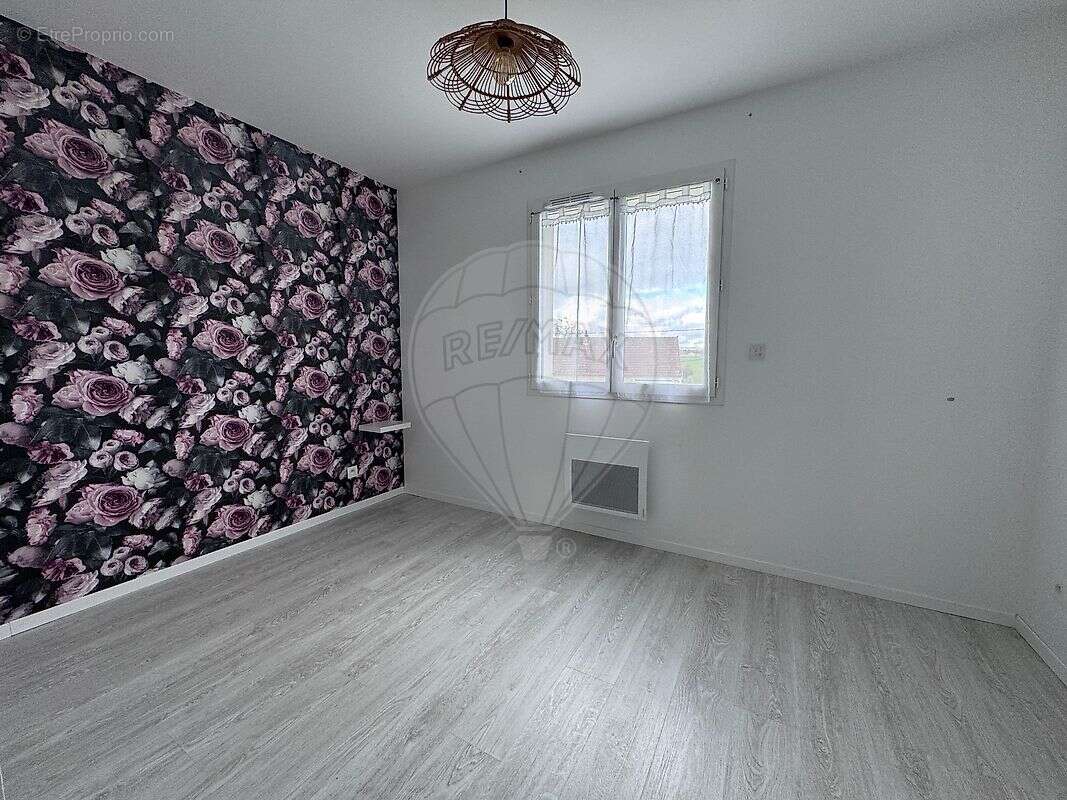 Maison à MONTIGNY-AUX-AMOGNES