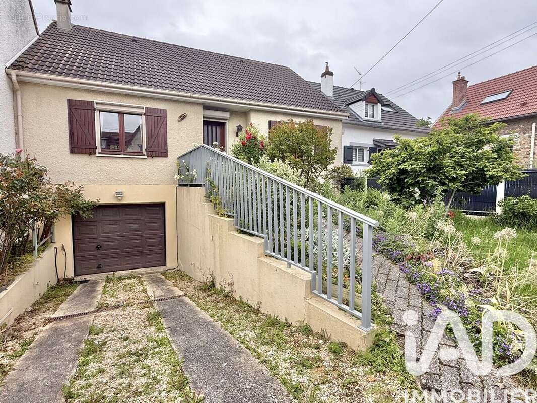 Photo 2 - Maison à SAVIGNY-SUR-ORGE