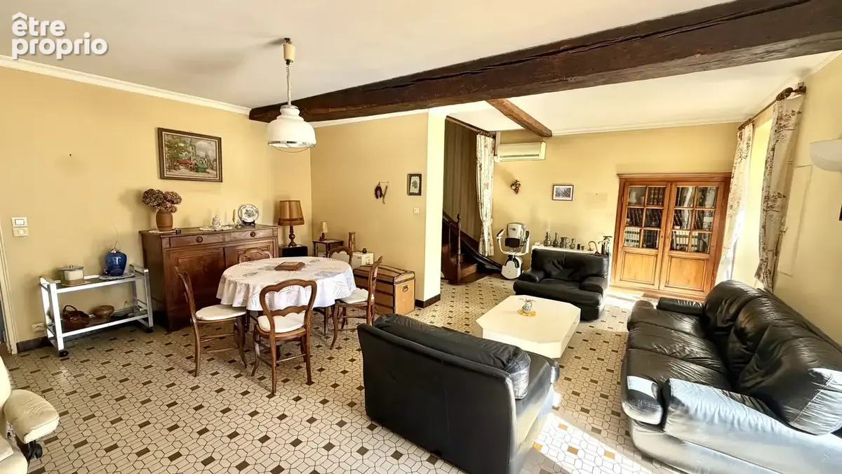 A vendre maison ancienne saint clément de la place - photo 2