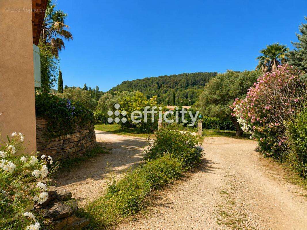 Maison 136 m² à Le Castellet  - photo 20
