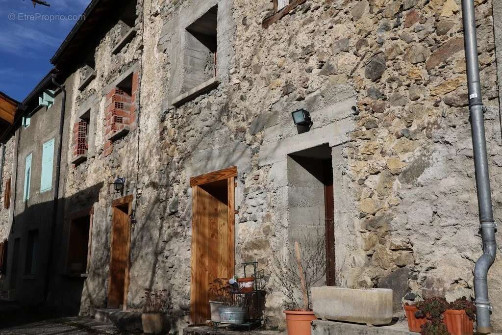 Appartement à LES CABANNES