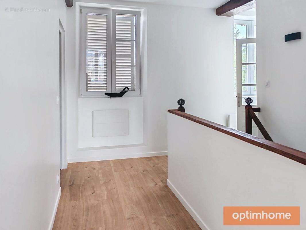 Mouy – superbe appartement t4 rénové – 80,40 m² – dpe b – 3 chambres – 2 stationnements - photo 4