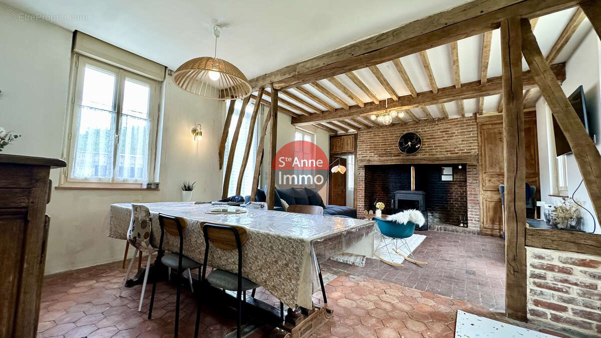 Maison à HORNOY-LE-BOURG