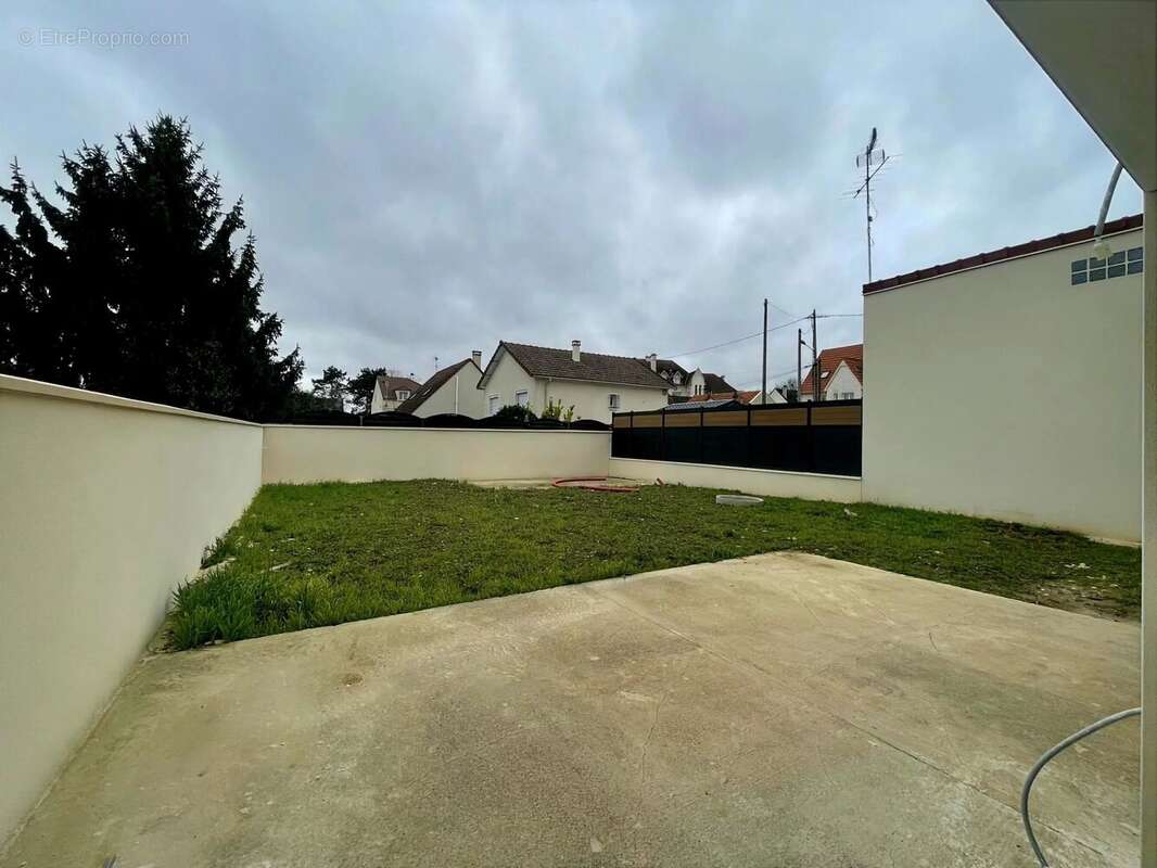 Maison à GOUSSAINVILLE