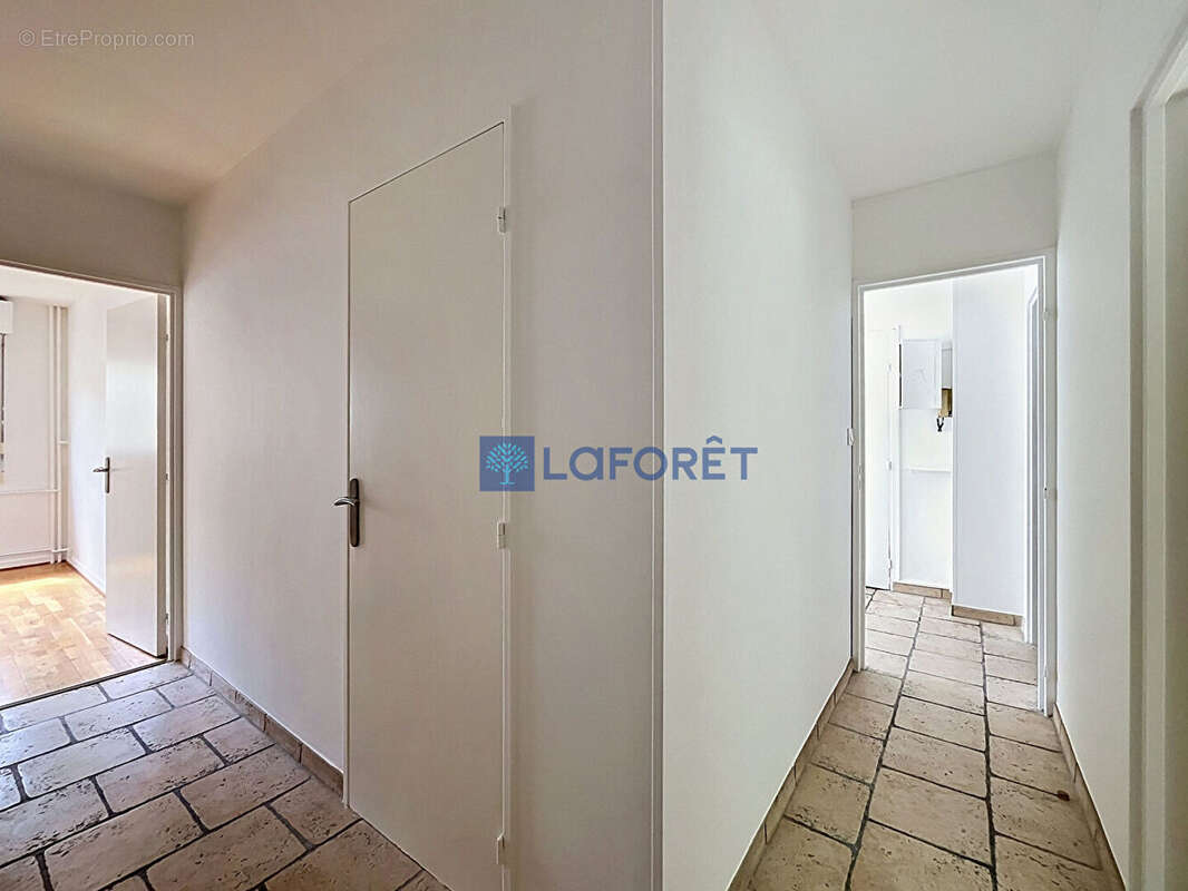 Appartement à SAINT-PIERRE-DU-PERRAY