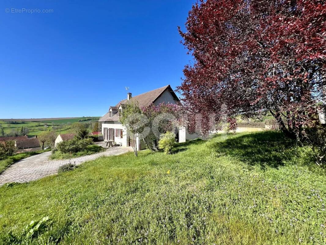 Maison à AIGUEPERSE