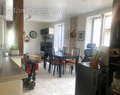 Appartement à YENNE