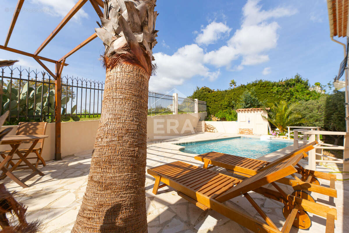 Maison à MANDELIEU-LA-NAPOULE