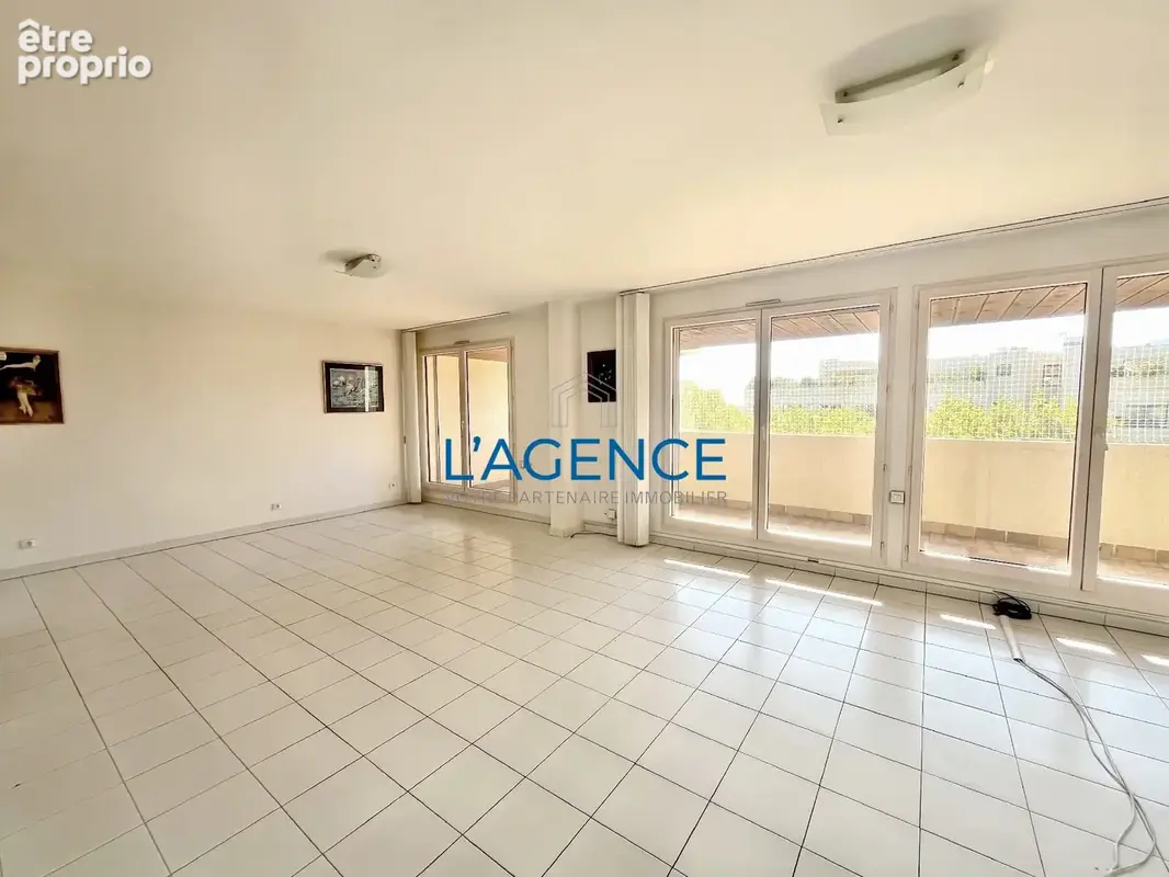 Appartement T4 de 85m2 en dernier étage avec terrasses, garage double, parking, cave - photo 5