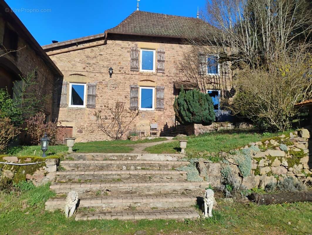 Maison de Maître bourguignonne Vue dégagée 7 pièces SAINT IGNY DE VERS (69) - photo 2
