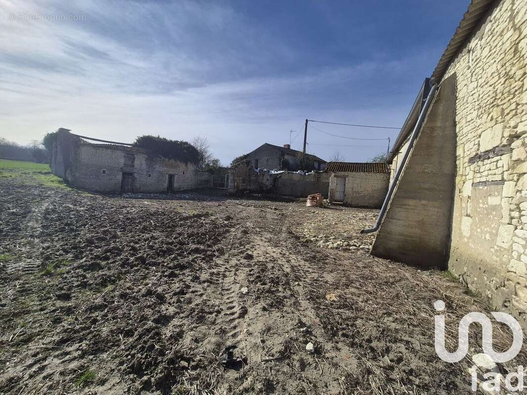 Photo 9 - Maison à BERTHEGON