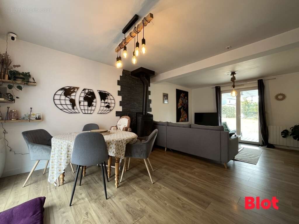 Maison 100 m² à Bain-De-Bretagne  - photo 2
