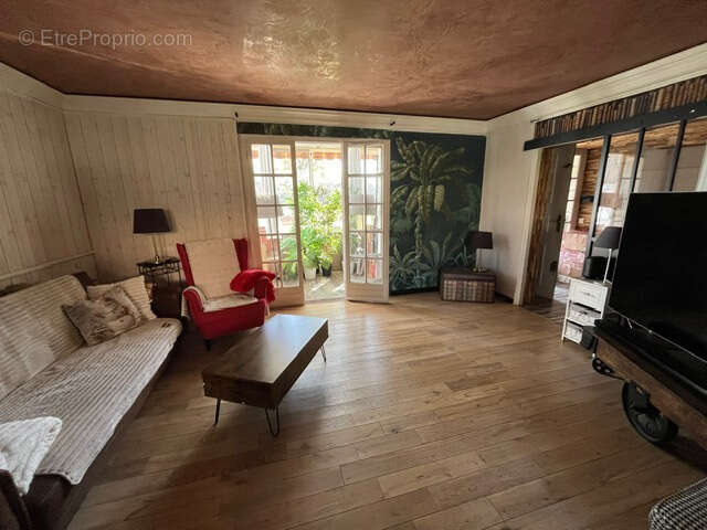 Maison à BORMES-LES-MIMOSAS