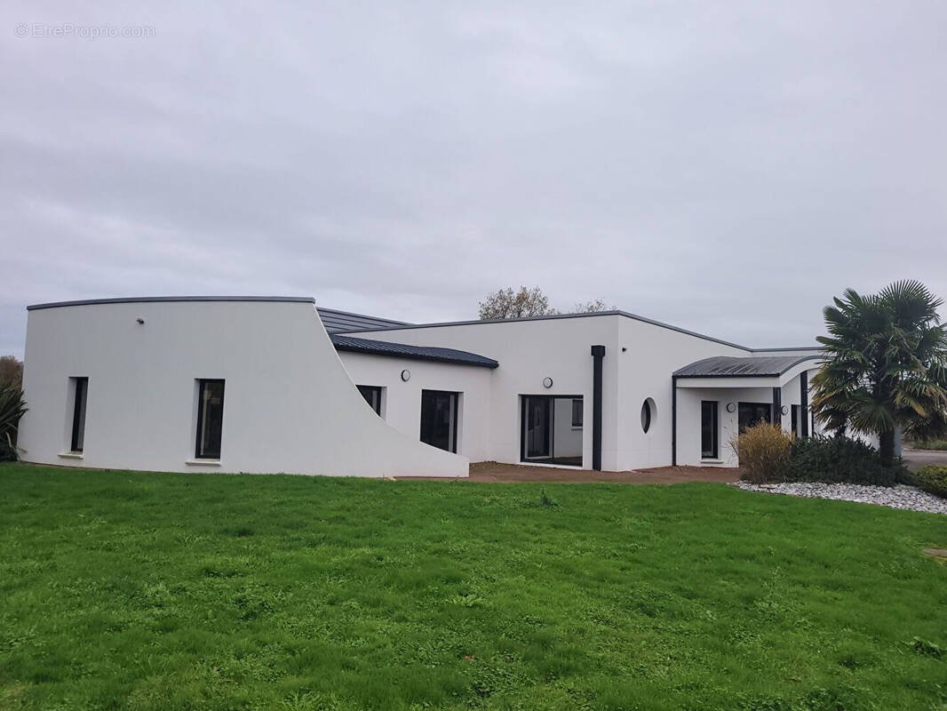 Commerce à HAUTE-GOULAINE