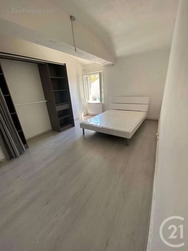 Maison à COUTRAS