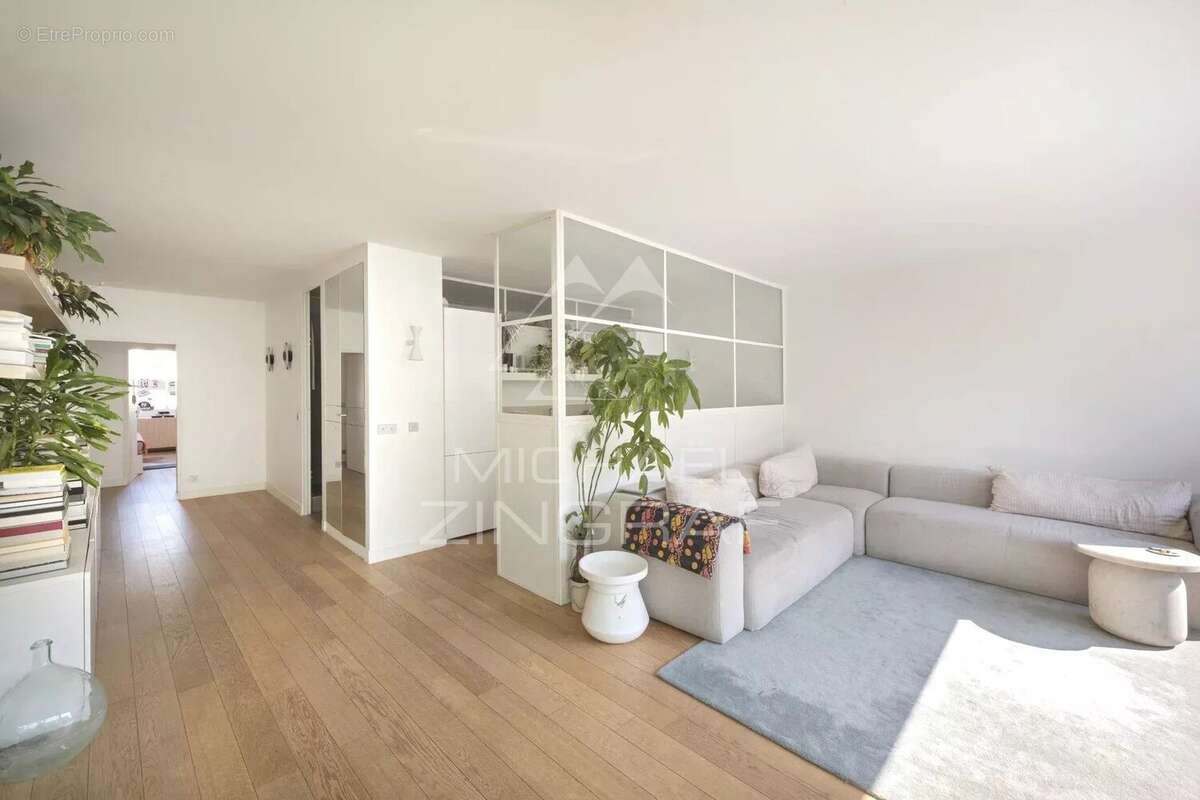 Appartement à PARIS-7E