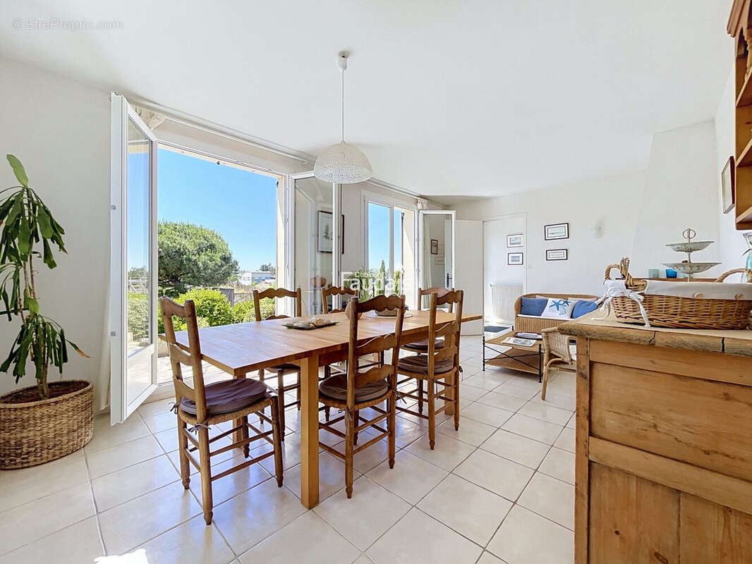 Maison 125 m² à Agon-Coutainville  - photo 4