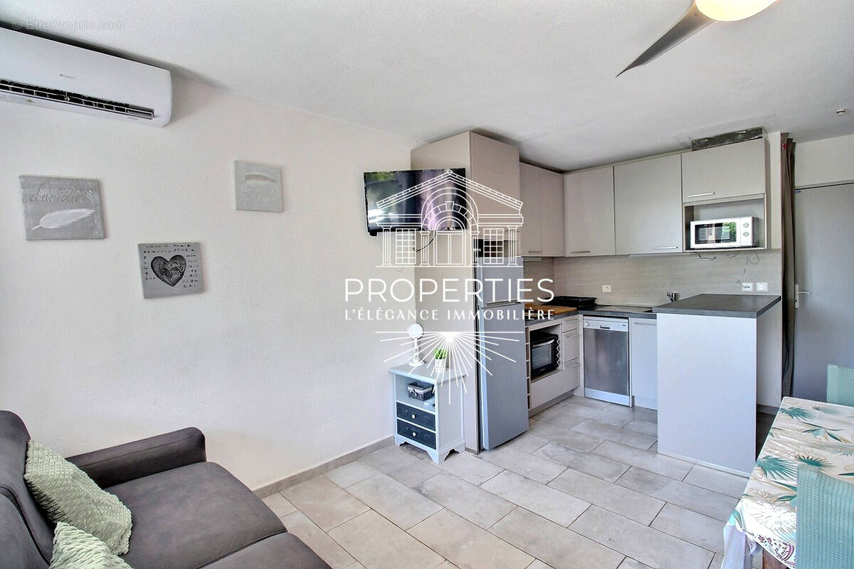 Photo Appartement à La Londe-Les-Maures au prix de 275 000€