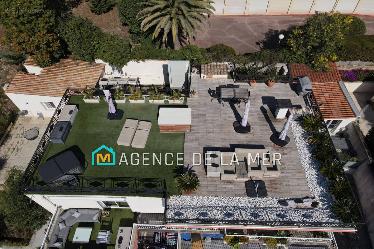 Appartement à MANDELIEU-LA-NAPOULE