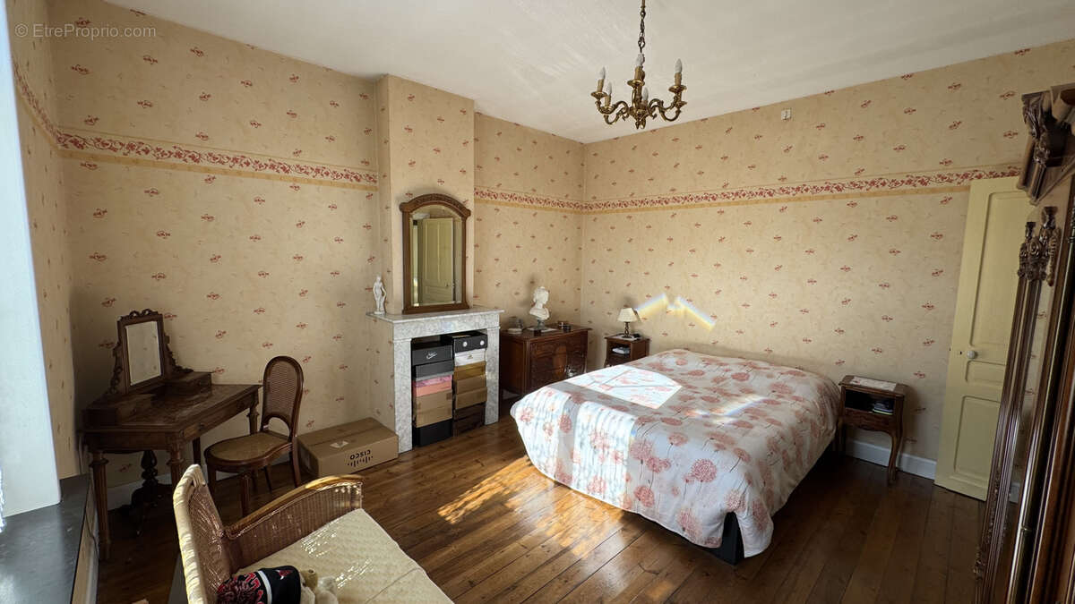 Maison à AIX-NOULETTE