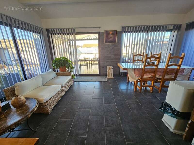 Maison à LES MARTRES-DE-VEYRE