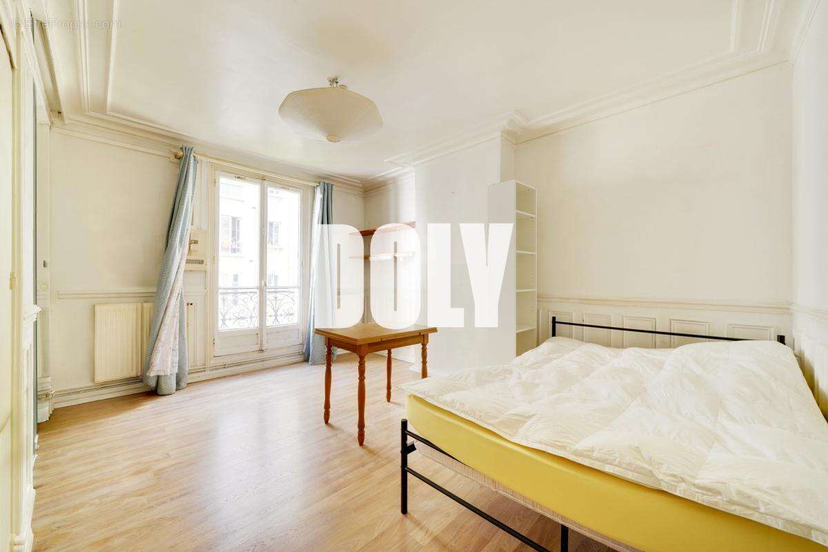 Appartement à PARIS-14E
