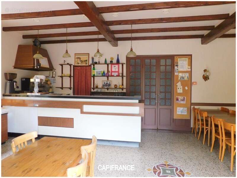 Commerce à LE CHAFFAUT-SAINT-JURSON