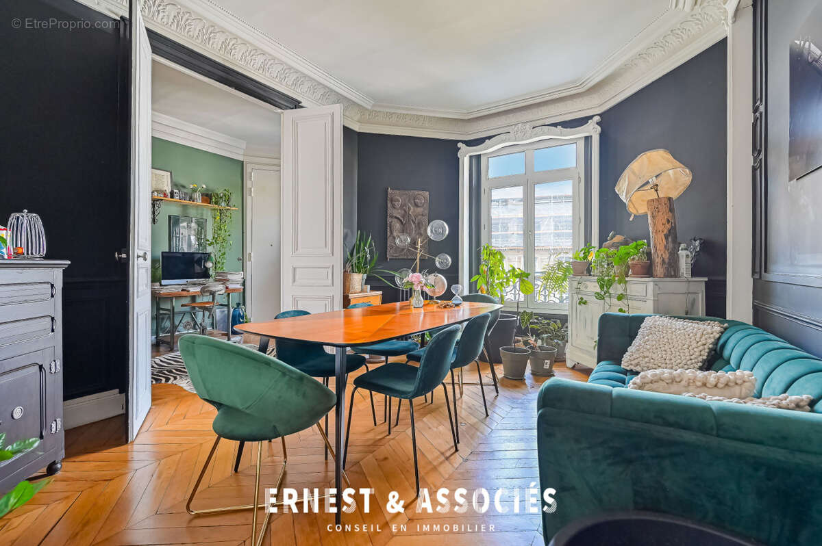 Appartement à PARIS-10E