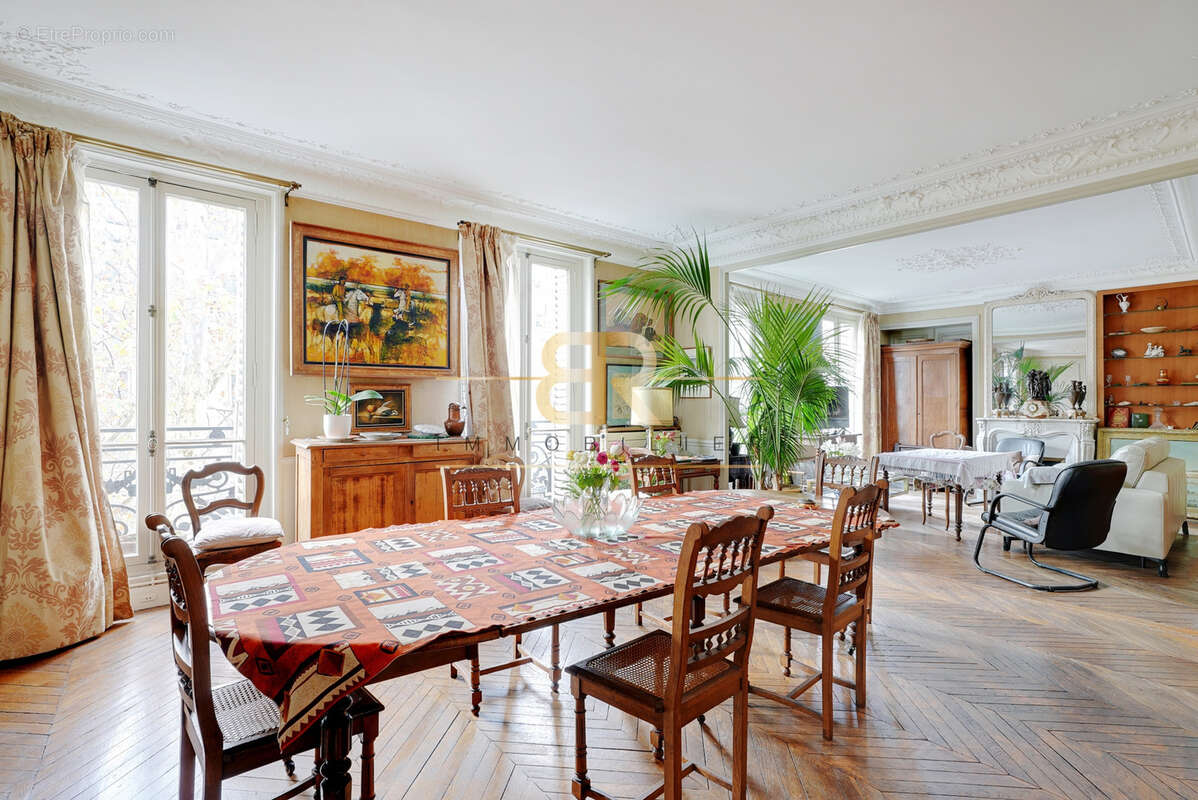 Appartement à PARIS-10E