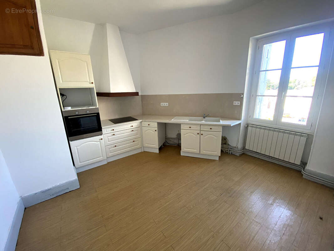 Appartement à VALREAS