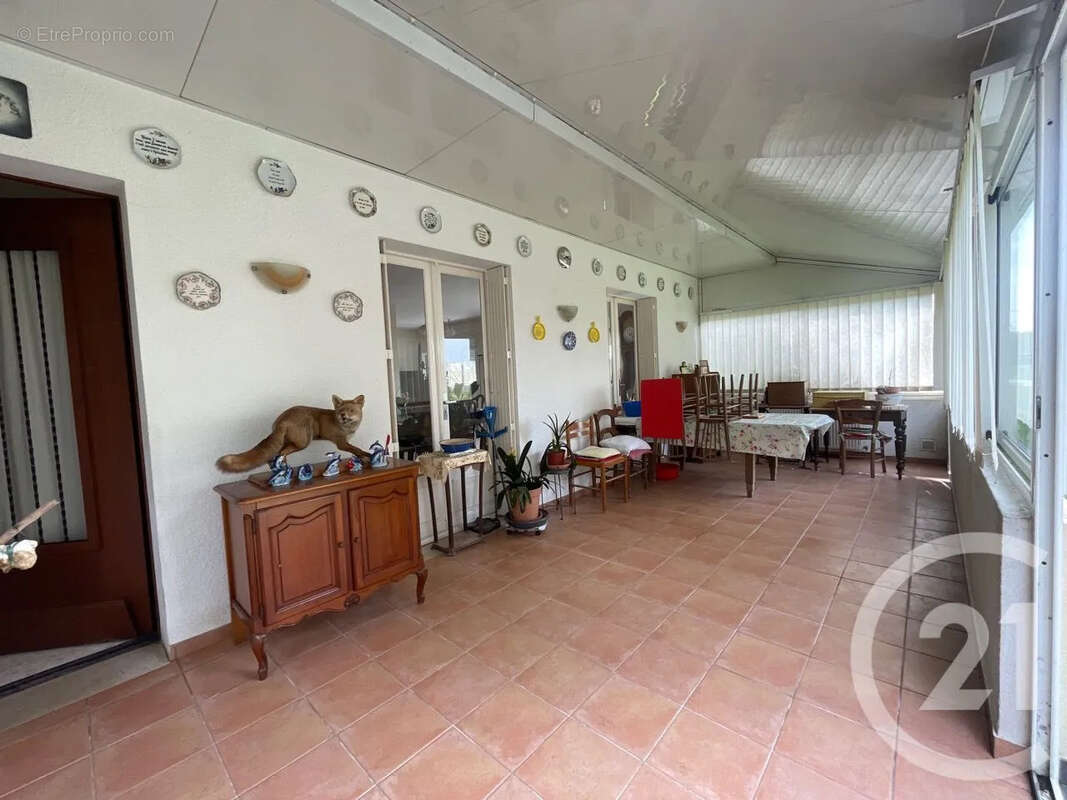 Maison 128 m² à Saint-Aigulin  - photo 6