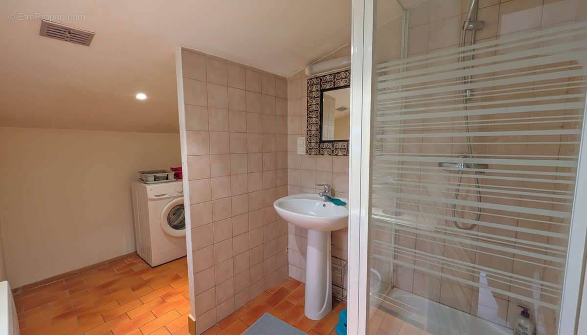 Appartement à SIGNES