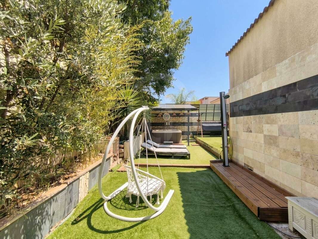 Propriété rare  880 m²  2 villas indépendantes  une propriété, deux maisons, de multiples projets de vie - photo 2