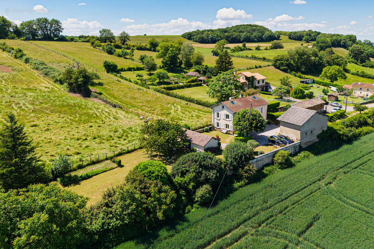 Maison à CHOZEAU