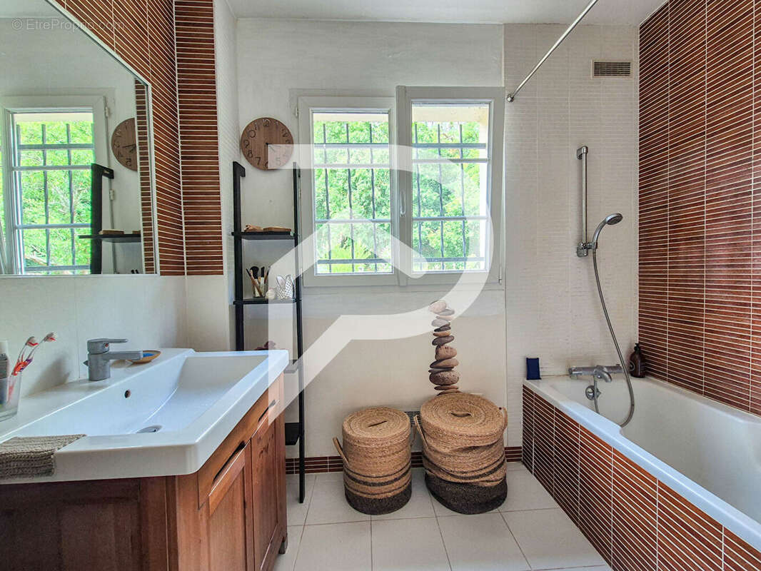 Maison à BOISSETTES