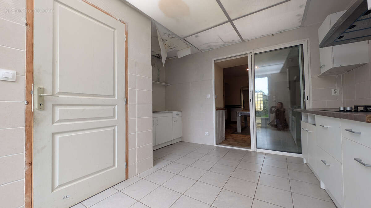 Maison à LES LANDES-GENUSSON