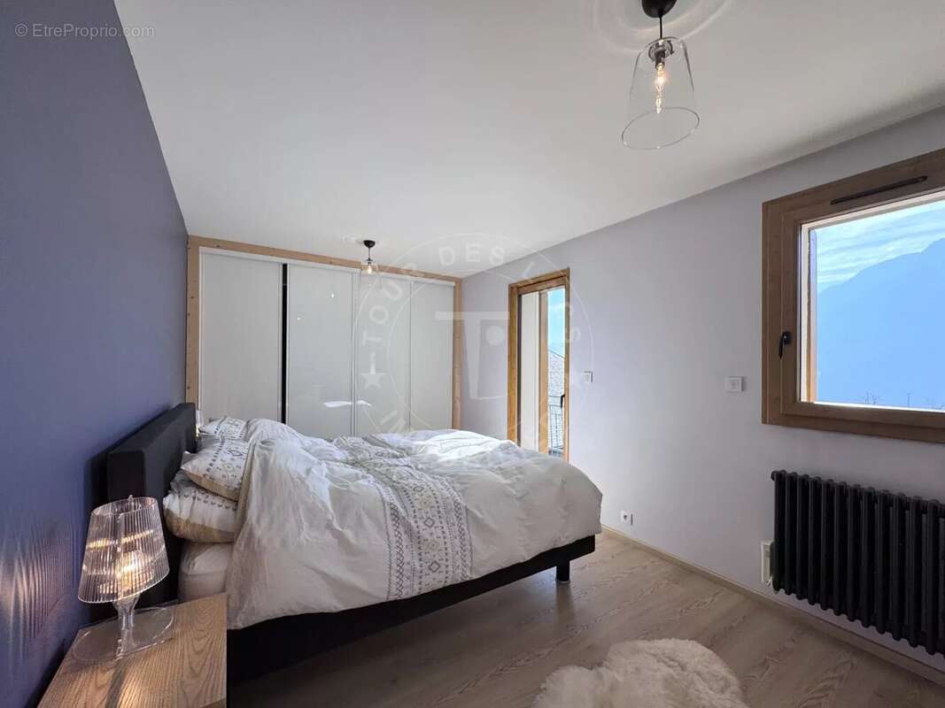 Maison à DINGY-SAINT-CLAIR