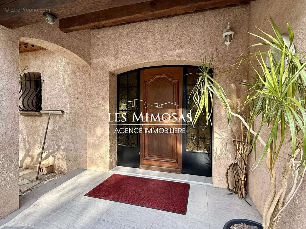 Maison à FREJUS