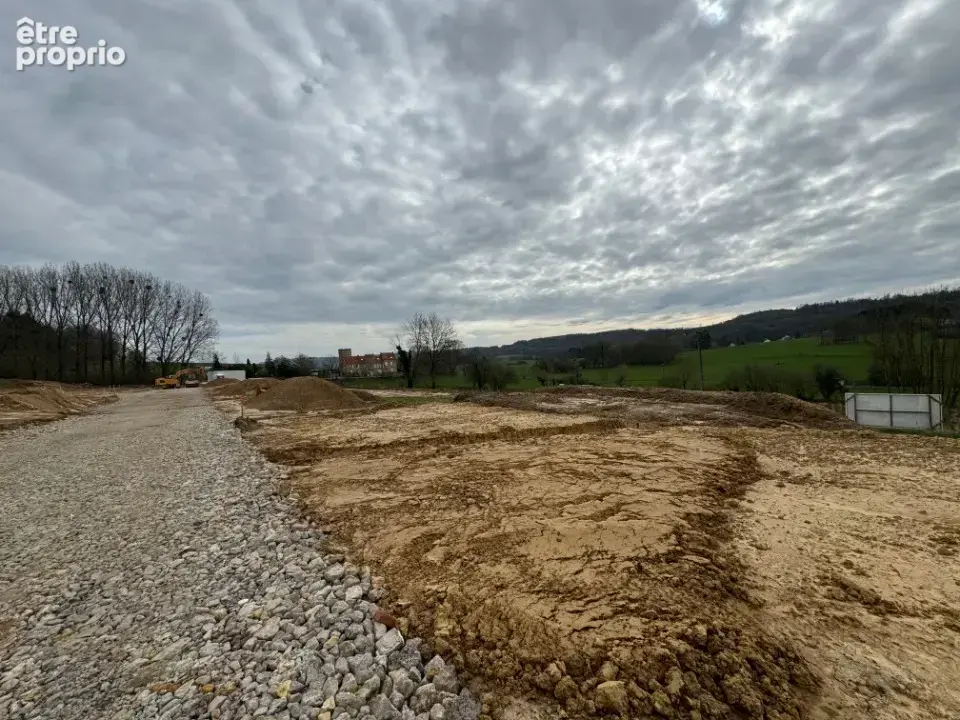 Terrain à REDANGE