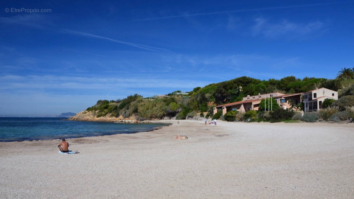 Appartement à SIX-FOURS-LES-PLAGES