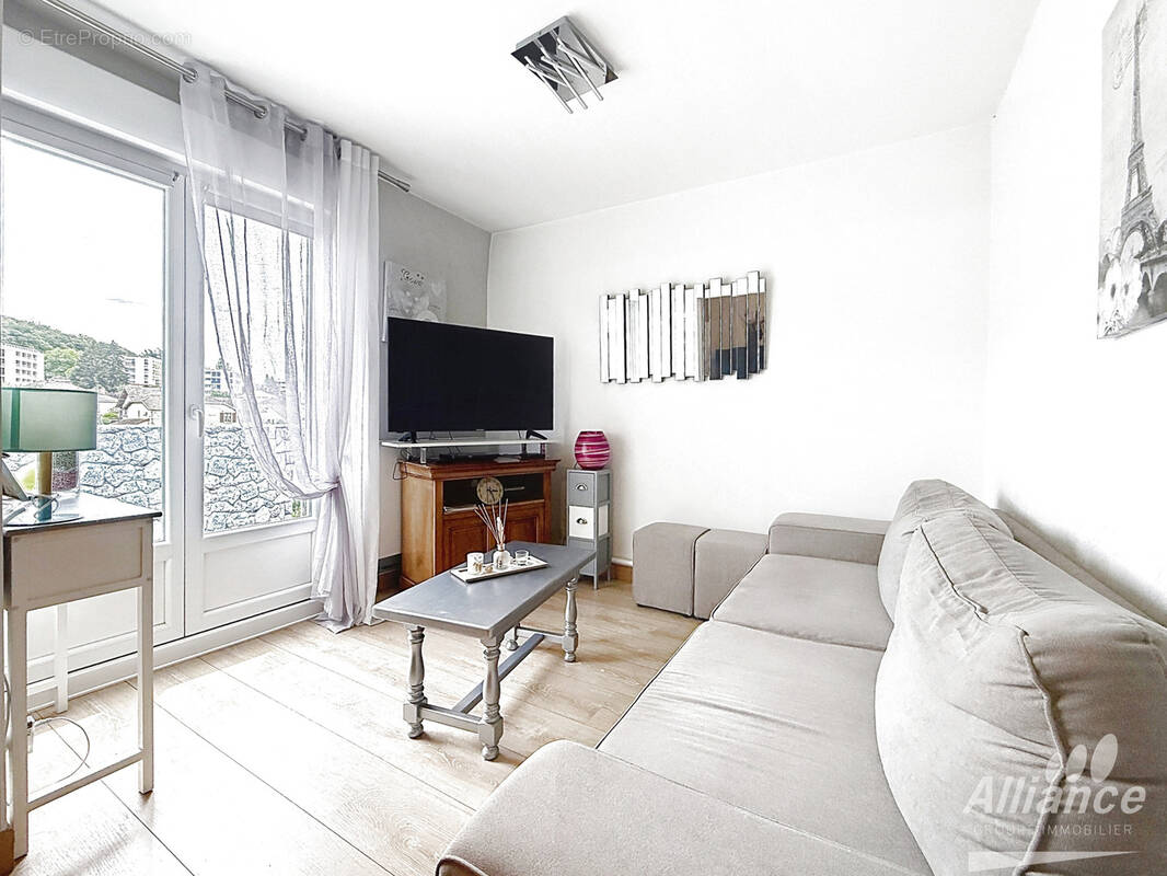 Appartement à GRAND-CHARMONT