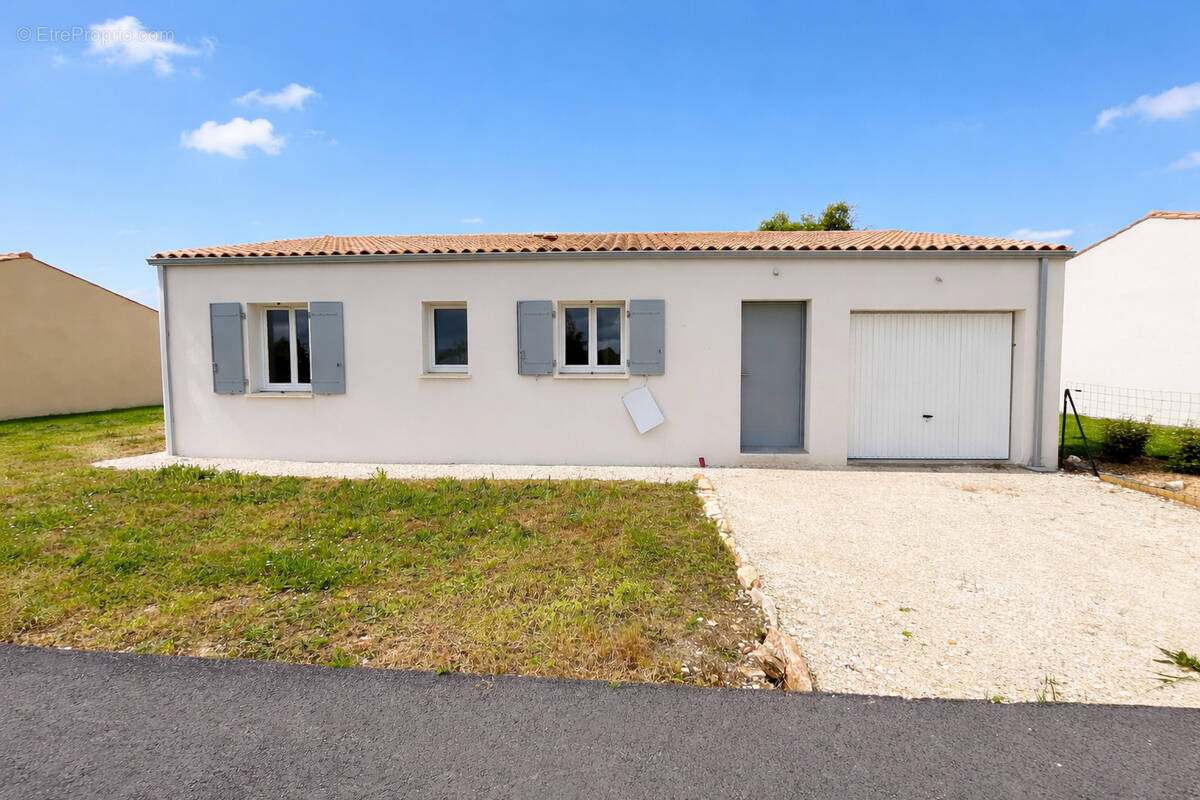 Maison à PORT-D'ENVAUX
