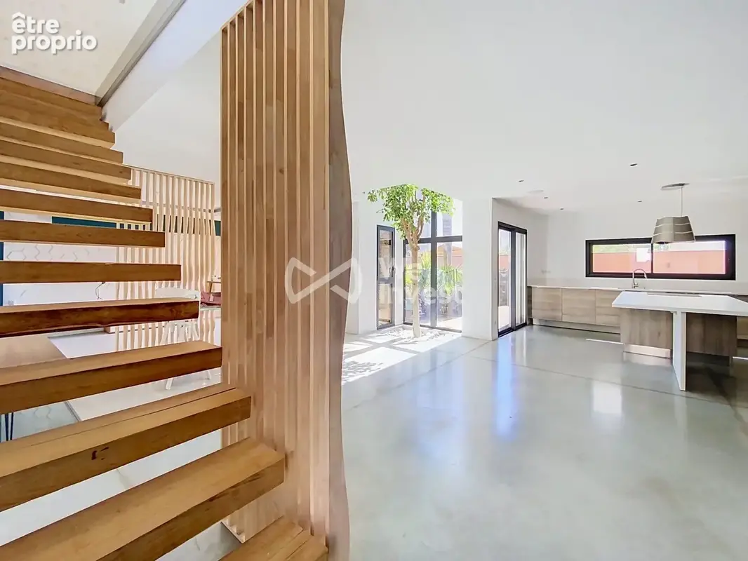 Maison 5 pièces 174 m² à vendre à Saint-Jean-De-Vedas (34430) - photo 2