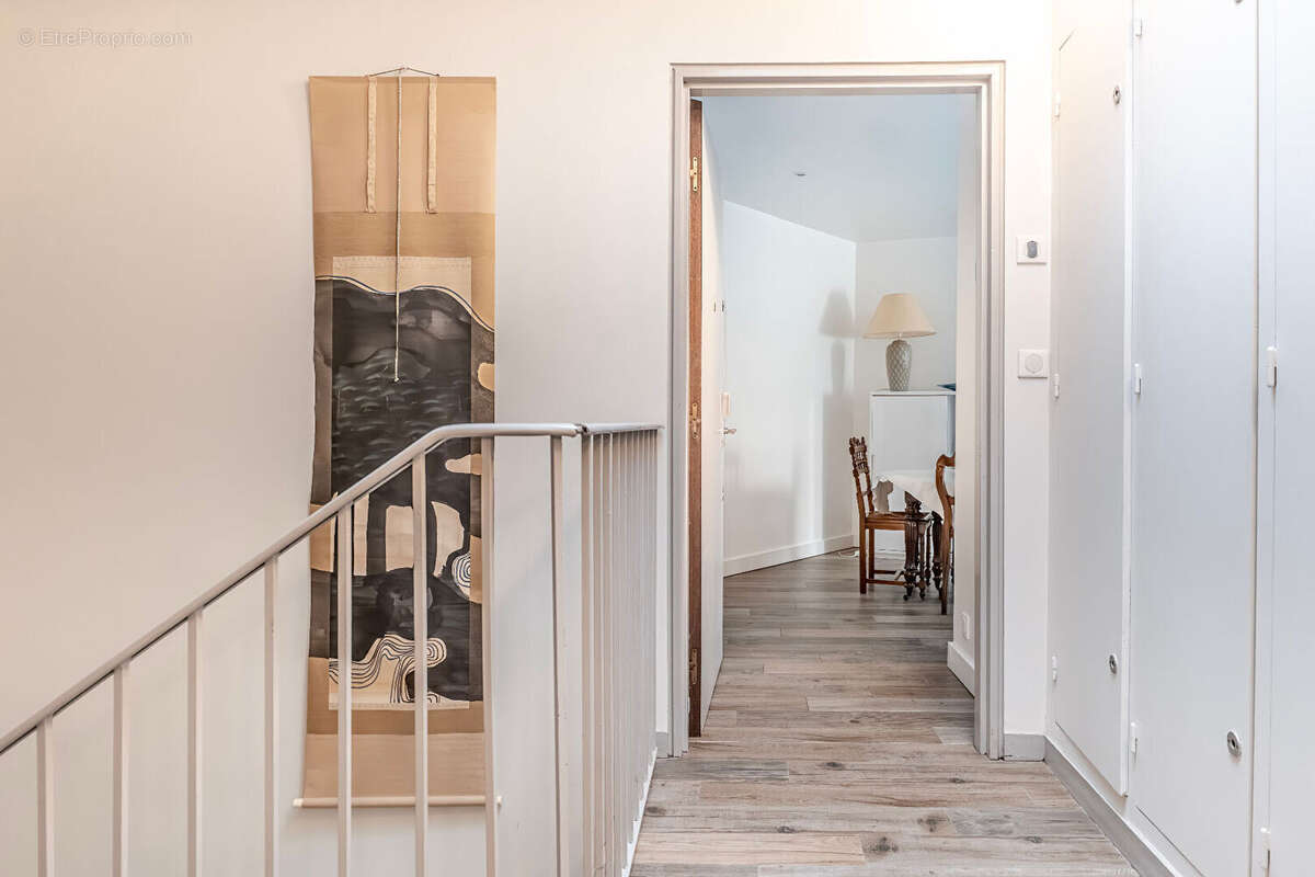 Appartement à PARIS-17E