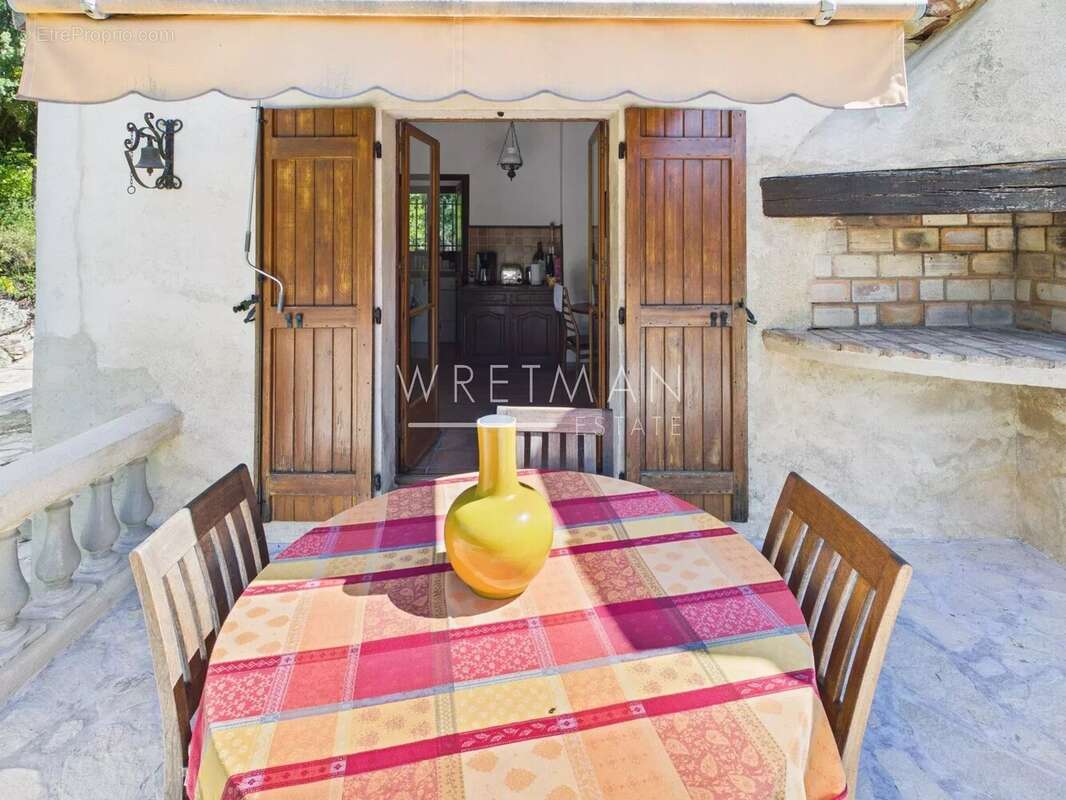 Maison à TOURRETTES-SUR-LOUP