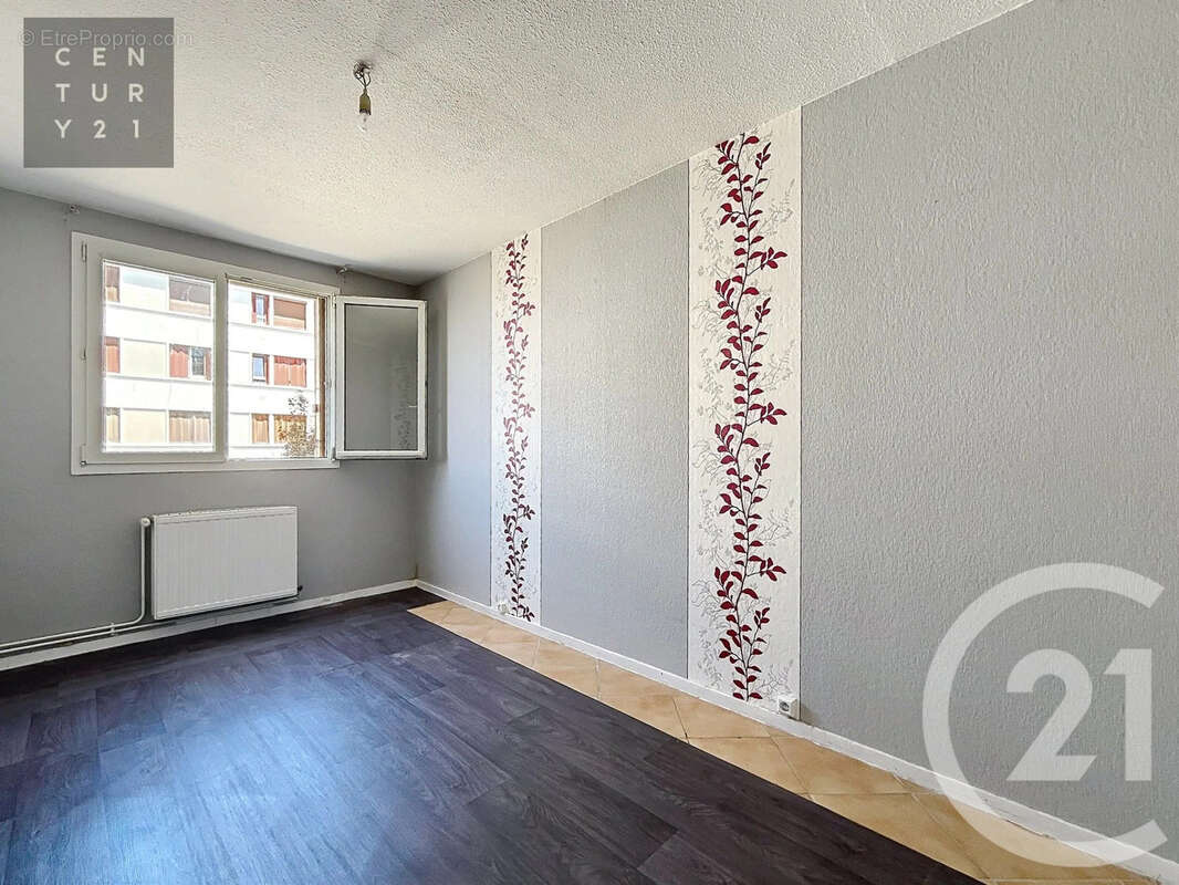 Appartement 64 m² à Saint-Andre-Les-Vergers  - photo 2