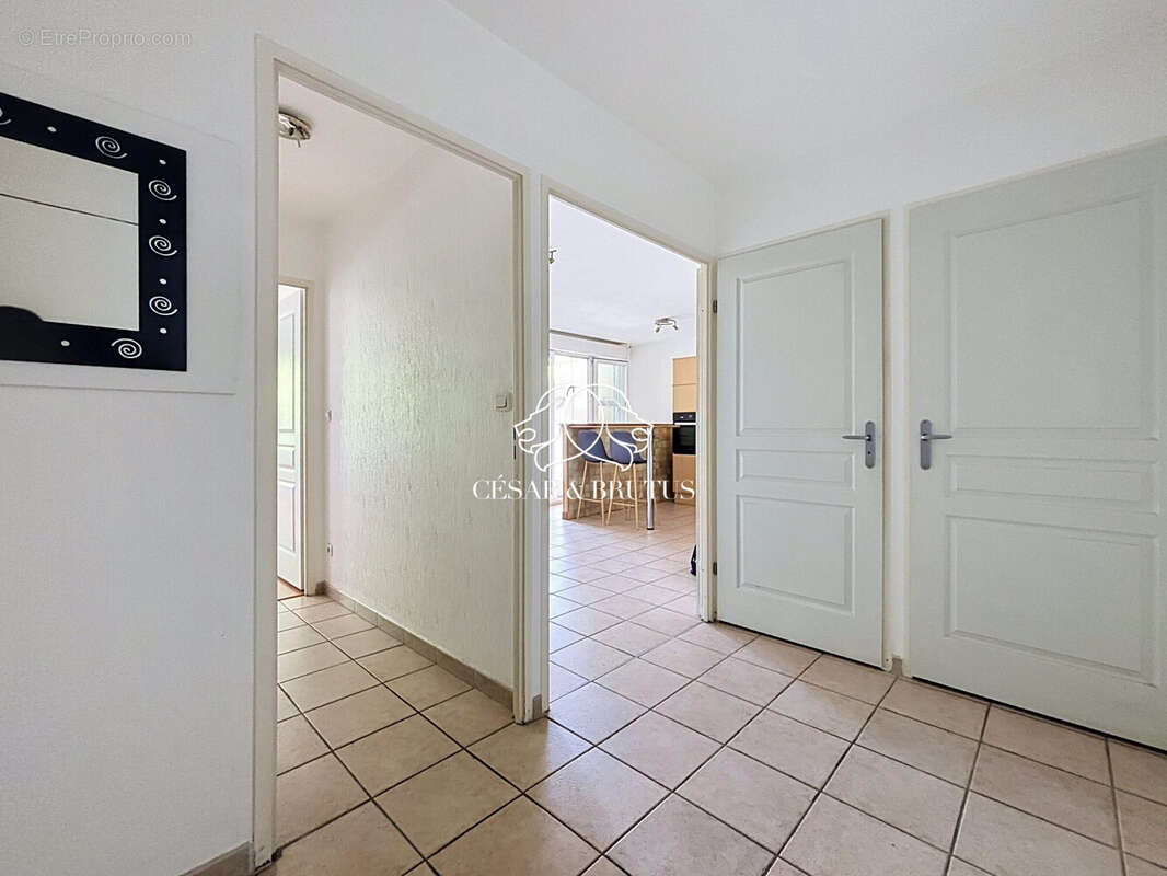 Appartement 53 m² à Pierre-Benite  - photo 8